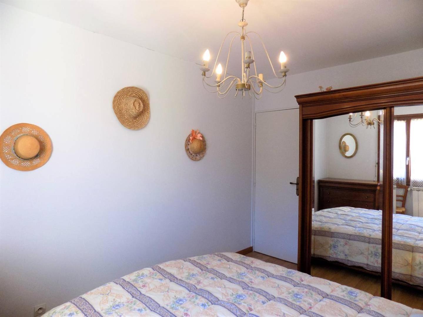 - Maison De Plain-pied Avec Jardin Clos - Quartier Residentiel